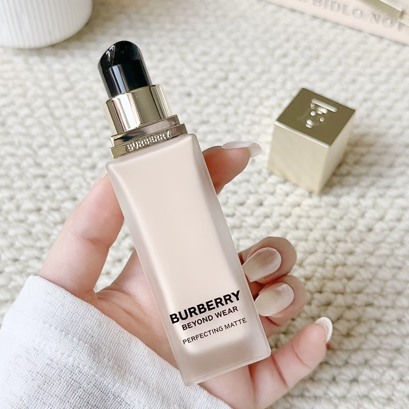 British Style | Burberry Burberry/Barbourley Windbreaker Foundation C10 C20 W20 Does Not Smudge British Style | Burberry Burberry/Barbourley Windbreaker Foundation C10 C20 W20 Does Not Smudge