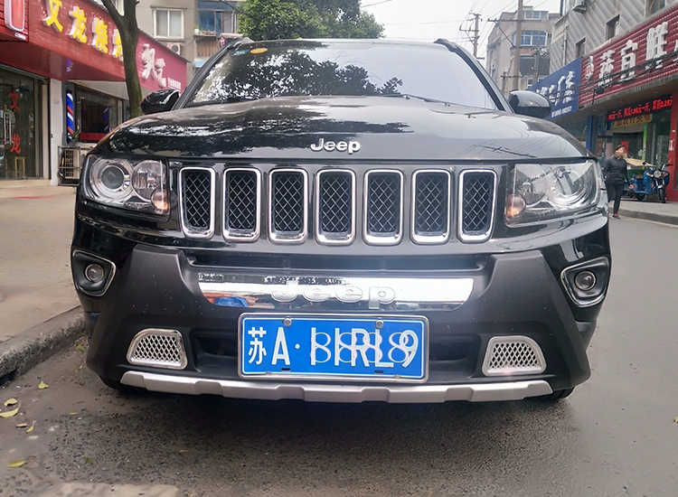 led mí oto Jeep Jeep miễn phí ánh sáng phía trước và cản sau hướng dẫn bội thu nhẹ trong nước gương gù đèn lùi xe ô tô