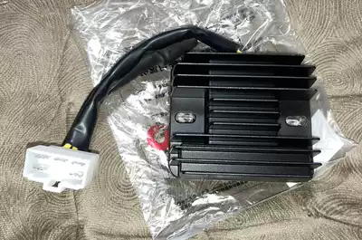 Honda CBF country four straddle pedal EFI series modification and Cheng high-power switch-off rectifier