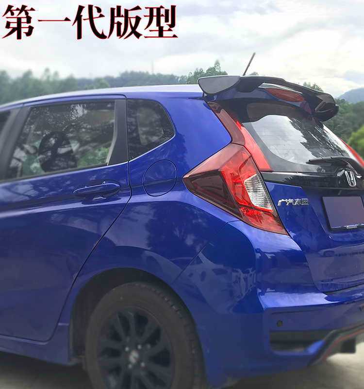 Cánh sau của Ruifeng S3 tạo ra chiếc xe mui trần tuyệt đẹp của chiếc xe mui trần Ruyu Lefeng RV C3-XR IX25 cánh gió ô tô