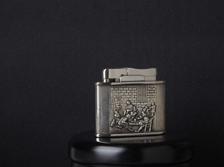 Stock New 1950s Germany ap500 pure silver embossed cover pressed kerosene lighter antique lighter collection