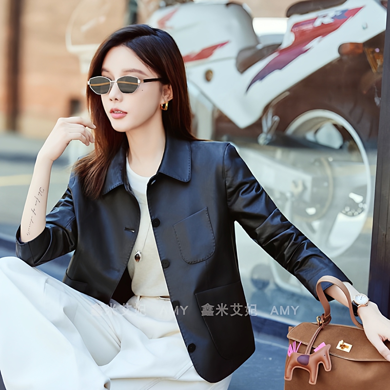 Spring and Autumn New Style First-Layer Sheepskin Genuine Leather Short Jacket with a Turn-Down Collar, Versatile and Stylish Vegetable-Tanned Leather Coat for Women Spring and Autumn New Style First-Layer Sheepskin Genuine Leather Short Jacket with a Turn-Down Collar, Versatile and Stylish Vegetable-Tanned Leather Coat for Women