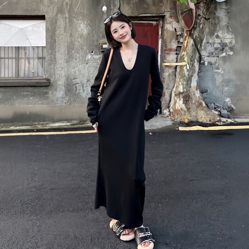 Loose and Casual U-Neck Long-Sleeve Dress 2026 Autumn Plus Size Korean Style Versatile Slimming New Long Dress Loose and Casual U-Neck Long-Sleeve Dress 2026 Autumn Plus Size Korean Style Versatile Slimming New Long Dress