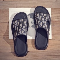 Mens slippers Summer outside wearing soft-bottom sandals Beach Personality Printed Fashion Outdoor Net Red New lined with cool tugs