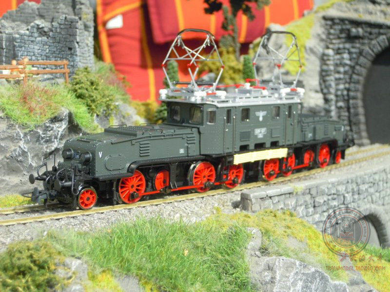 欧洲铁路巨兽~大鳄鱼电力机车
