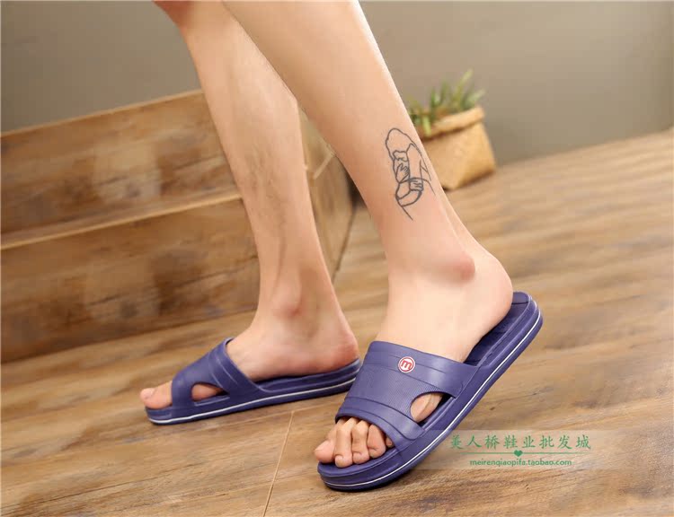 Dép đi trong nhà cho nam Mùa hè làm đẹp Cầu lông cho nam Đơn giản, đế dày đơn giản, tạo bọt một lần dép local brand