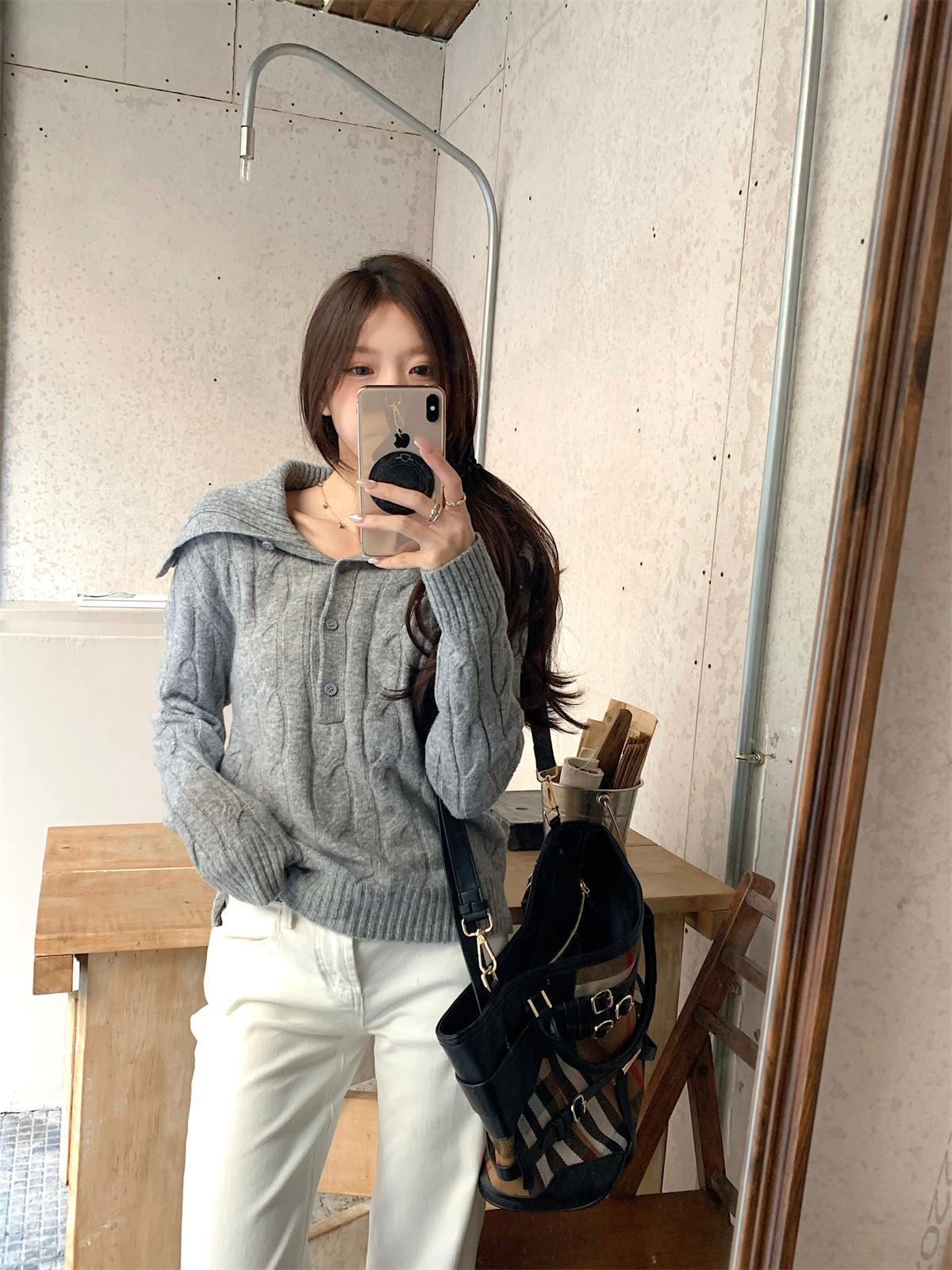 이른 봄 프랑스식 복잡한 고대 돈 바람 꽈배기 터틀넥 단추 디자인 스웨터 니트 스웨터 느긋한 바람 순수한 욕망 맨위 여성 상세 이미지 1