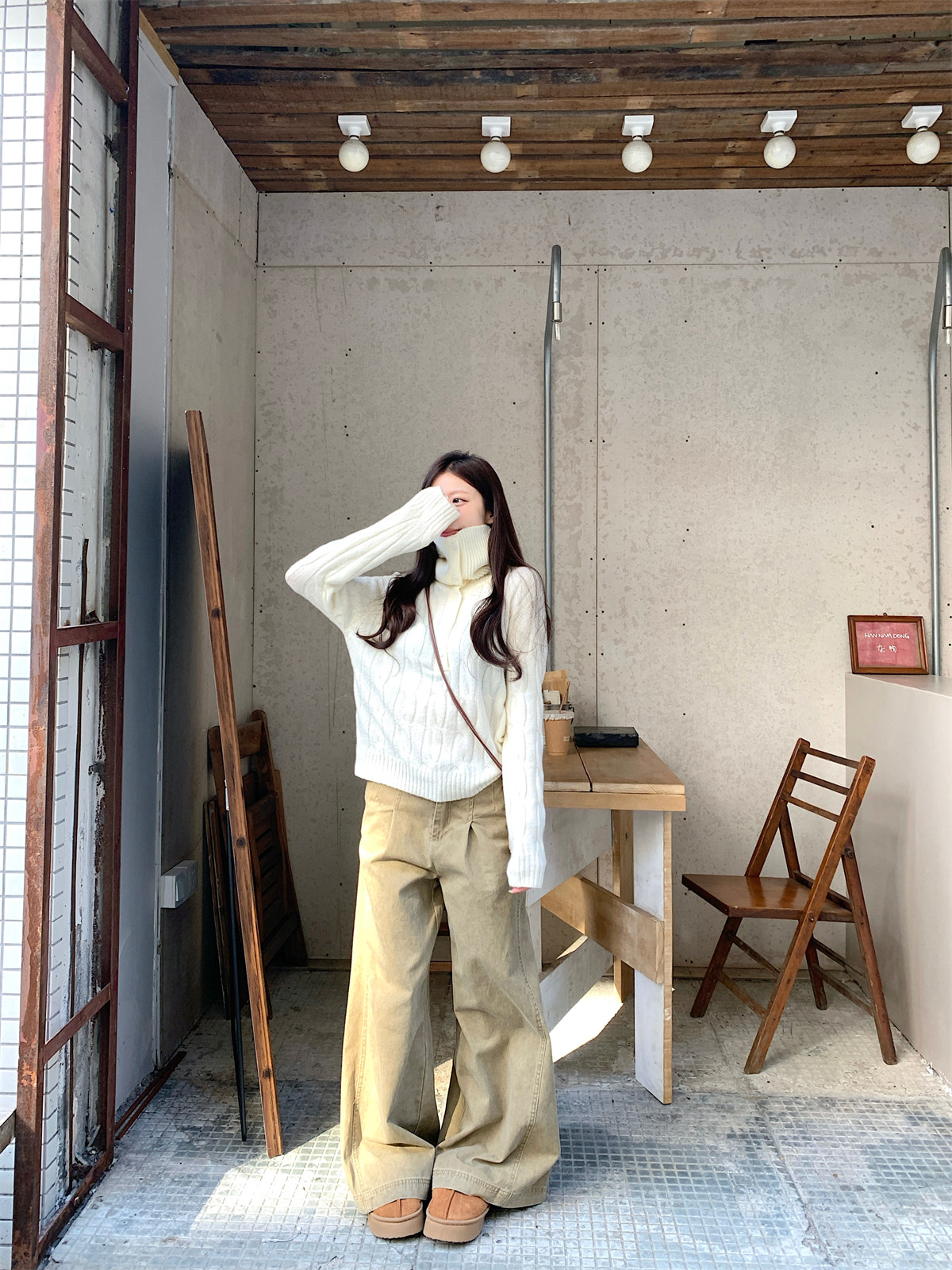 이른 봄 프랑스식 복잡한 고대 돈 바람 꽈배기 터틀넥 단추 디자인 스웨터 니트 스웨터 느긋한 바람 순수한 욕망 맨위 여성 상세 이미지 27