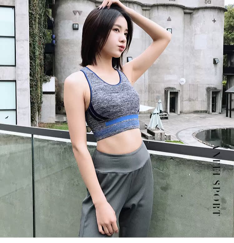 Sản phẩm mới màu sắc khô nhanh chống sốc khuôn mẫu tập hợp chạy thể thao áo ngực định hình đồ lót sinh viên thanh thoải mái áo gym nữ