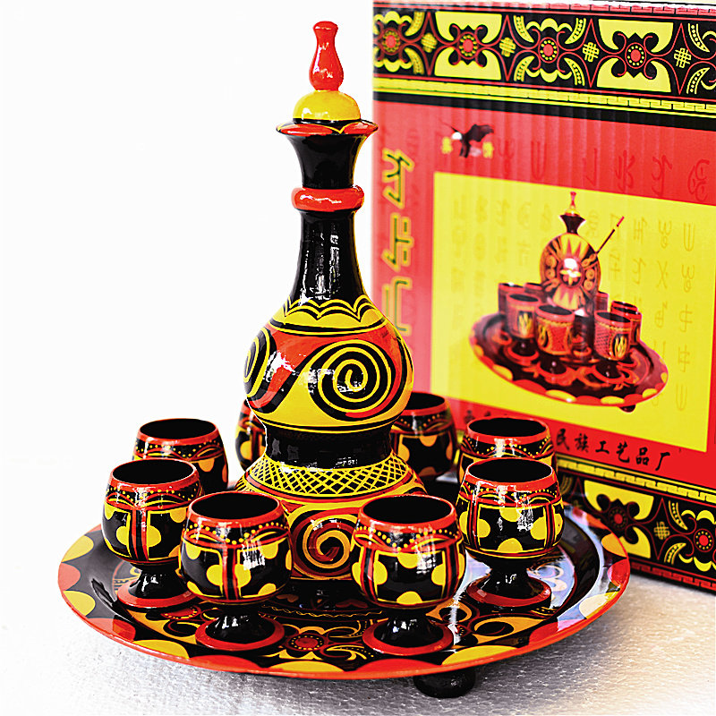 Sichuan Liangshan ethnic minority characteristic handicrafts Zhaojue Yi ethnic lacquerware big gourd wine ware tableware