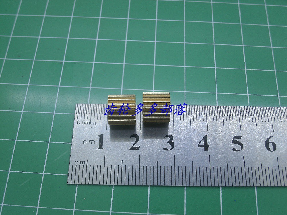 Precision hobbing 0 5 die 16 tooth inner hole 3 175 Copper gear Plane spur gear Motor motor gear