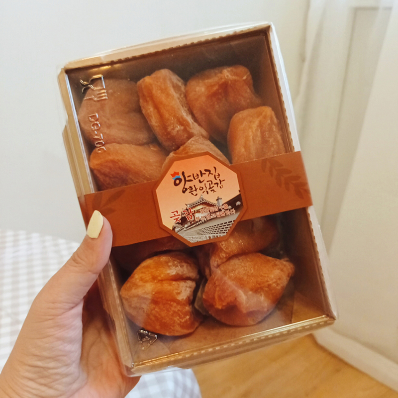 Export South Korean persimmon Dried Tomatoes Pie Flow Cardiothic Class 1 Catty Of Non-Rich Persimmon Cake Farmhand Handmade Tomatoes Pie