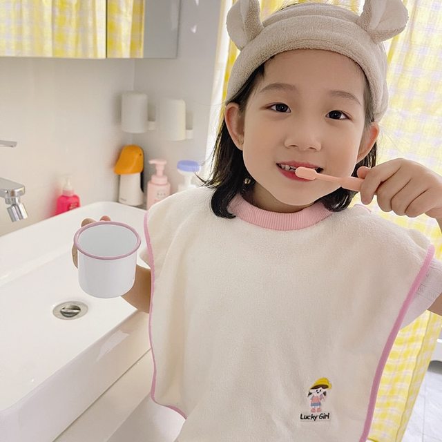 Baby cartoon hooded bib ins Korean version cute embroidered bib Children's washcloth baby face towel