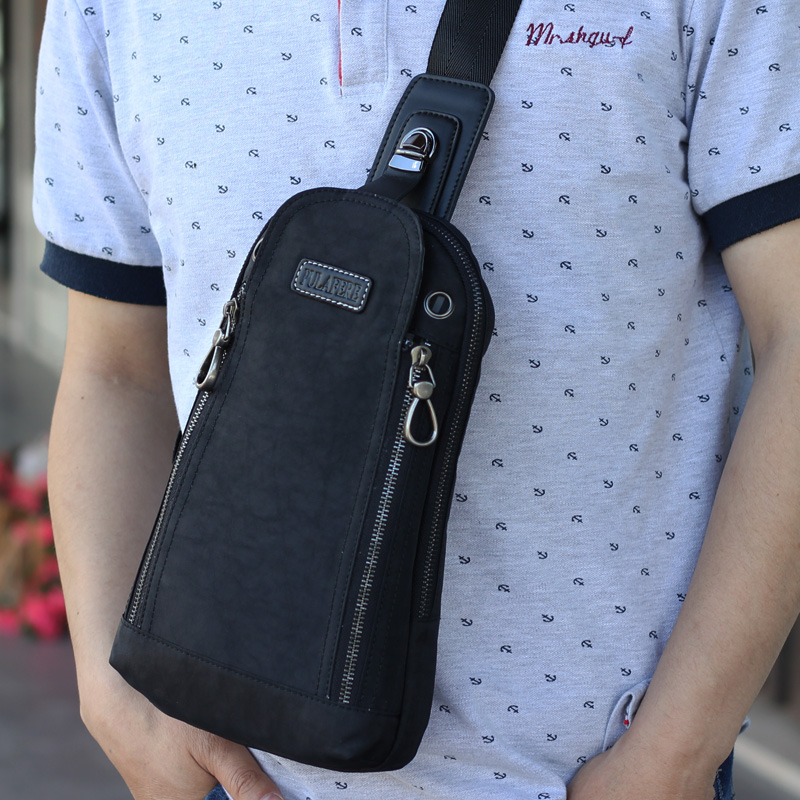 New men's bagsMen's chest bagWaist bagShoulder bagMen's messenger bagMen's backpackLeisure bagKorean version of the trendy chest bag