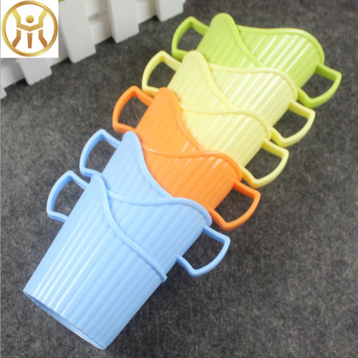 Disposable cupcake Cups Cup cup Plastic Tea Care Cup Shelf Insulation of the cup with a sheet of paper