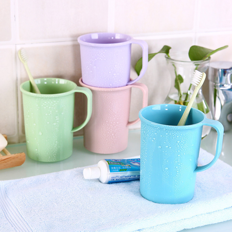 South Korean portable minimalist plastic toothbrush cup dental cylinder with handle gargling cup toothbrushing cup creative couple wash up cup