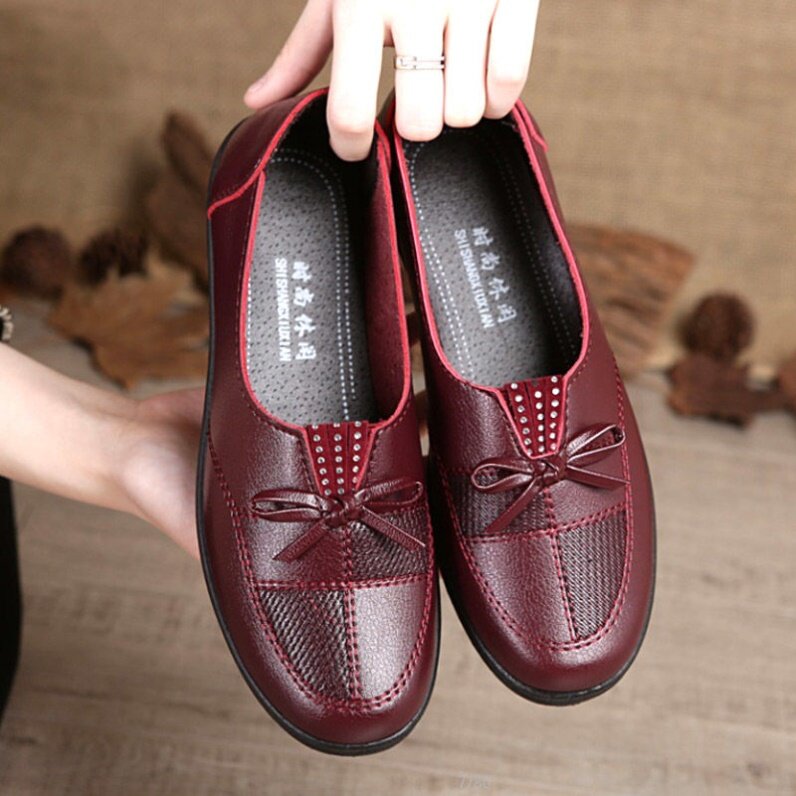 Non-slip Soft Bottom Mom Shoes Single Shoes Woman Shoes Spring Autumn Middle Aged Casual Leather Shoes Comfort Old Shoes Grandma Shoes Woman