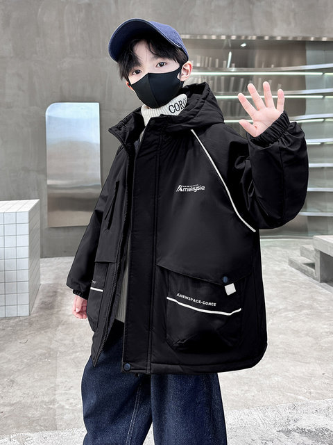 Boys' fleece jacket autumn and winter 2025 new style medium and large children's quilted thickened windbreaker children's wear winter parka