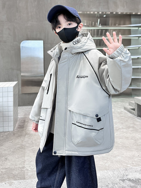 Boys' fleece jacket autumn and winter 2025 new style medium and large children's quilted thickened windbreaker children's wear winter parka