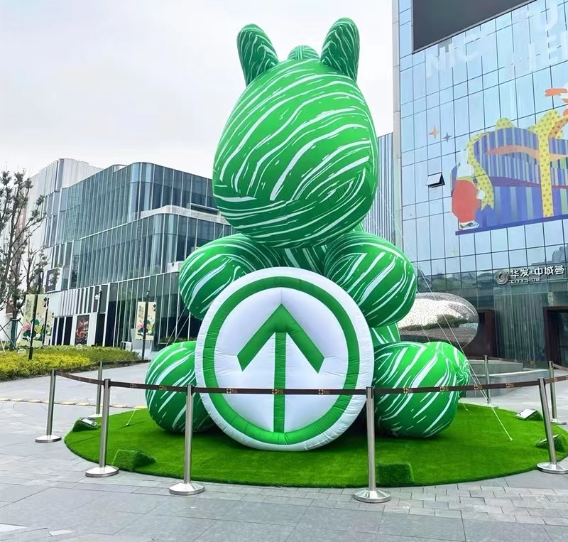 Large-scale luminous inflatable green horse anti-epidemic mascot hugging the green code cartoon scenic square beauty model customization