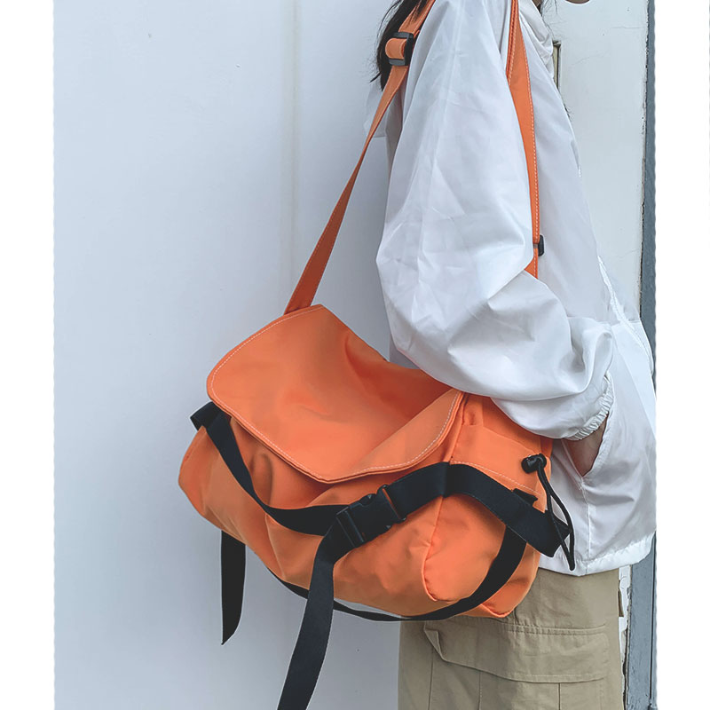 Large Capacity Light Travel Bag Fitness Yoga Bag Fashion Boomer Skew Satchel Schoolgirl 100 hitch Shoulder Bag Men