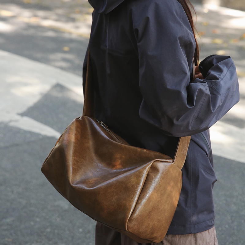 High-End Retro Crossbody Bag for Men, Trendy Japanese Workwear Sports Fitness Bag, Casual Versatile Crossbody Shoulder Bag for Women