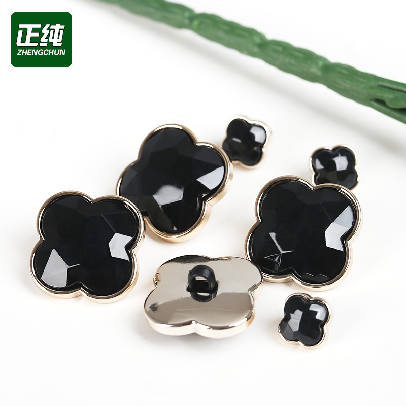 Four-Leaf Clover Black Gold Hemmed Plastic Woolen Coat Windbreaker Buttons Shirt Shirt Cardigan Buttons Buttons