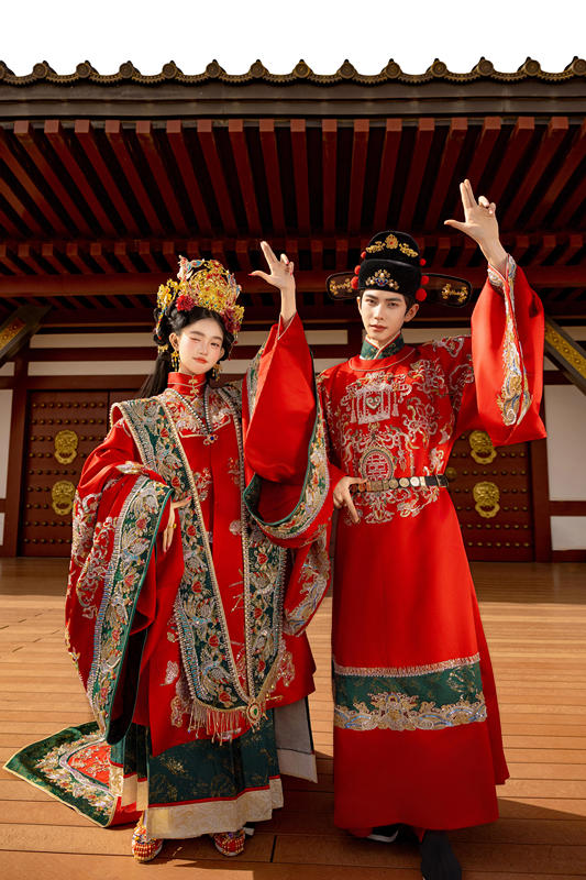 New Ming Dynasty-Style Wedding Attire for Bride and Groom, Wedding Dress Set, Photo Studio Photography Clothing, Traditional Chinese Style Couple Outfit