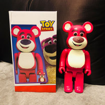 bearbrick violent bear building Wood Bear Strawberry bear trend surrounding Doll Doll hand model ornaments 400%
