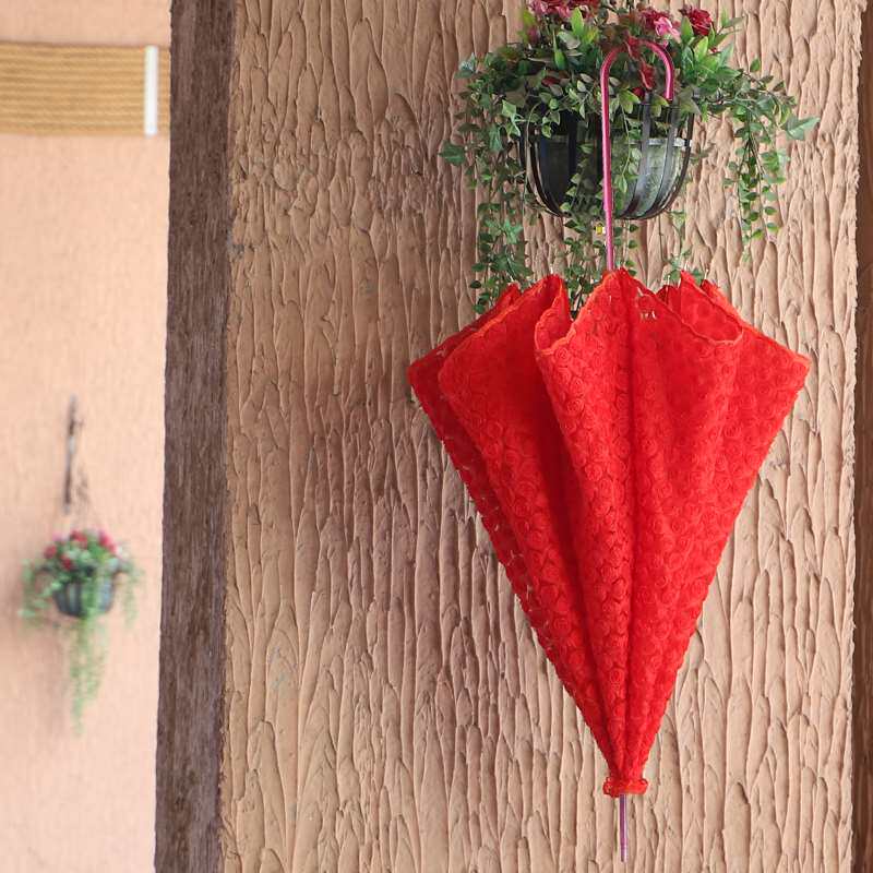 Umbrella wedding to want the red umbrella out of the bride red retro festive umbrella lace lace festive big red wedding umbrella