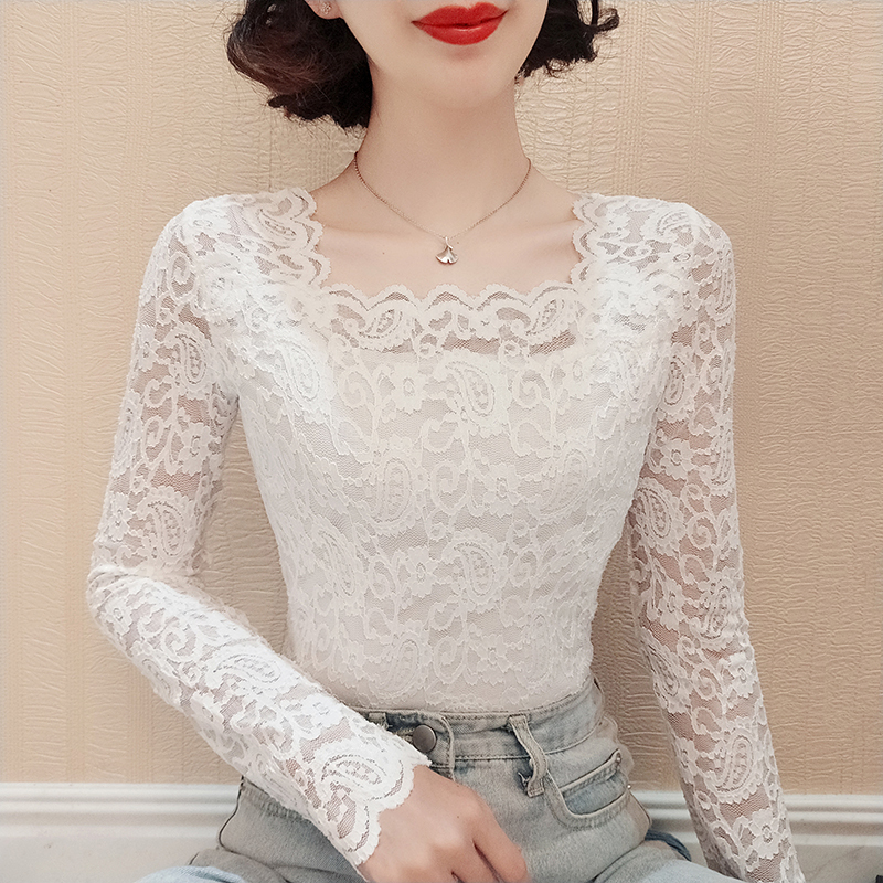 Square-Neck White Lace-Trimmed Base Shirt for Women, Long-Sleeved, Fleece-Lined, Crochet Hollow-Out Mesh T-Shirt, Tight-Fitting, Elegant Top