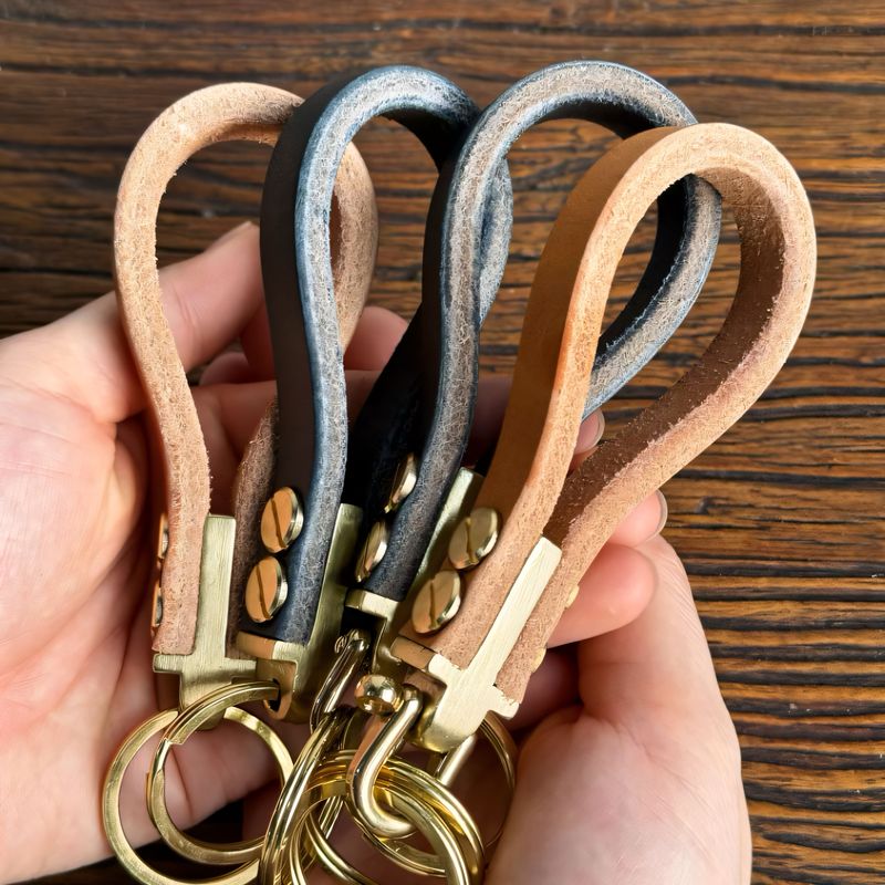 Handmade Pure Cowhide Keychain, Thickened, Imported Natural Black Color, the More It Is Used, the Brighter It Becomes, Pure Copper Hardware, Car Key Holder