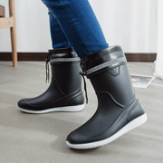 Giày đi mưa cổ điển ngoài trời cho nam ống thời trang giản dị dưới mùa thu và mùa đông chống trượt ống thấp cộng với giày ngắn cotton bảo vệ môi trường - Rainshoes