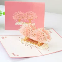 Двухцветная открытка, вишневое дерево