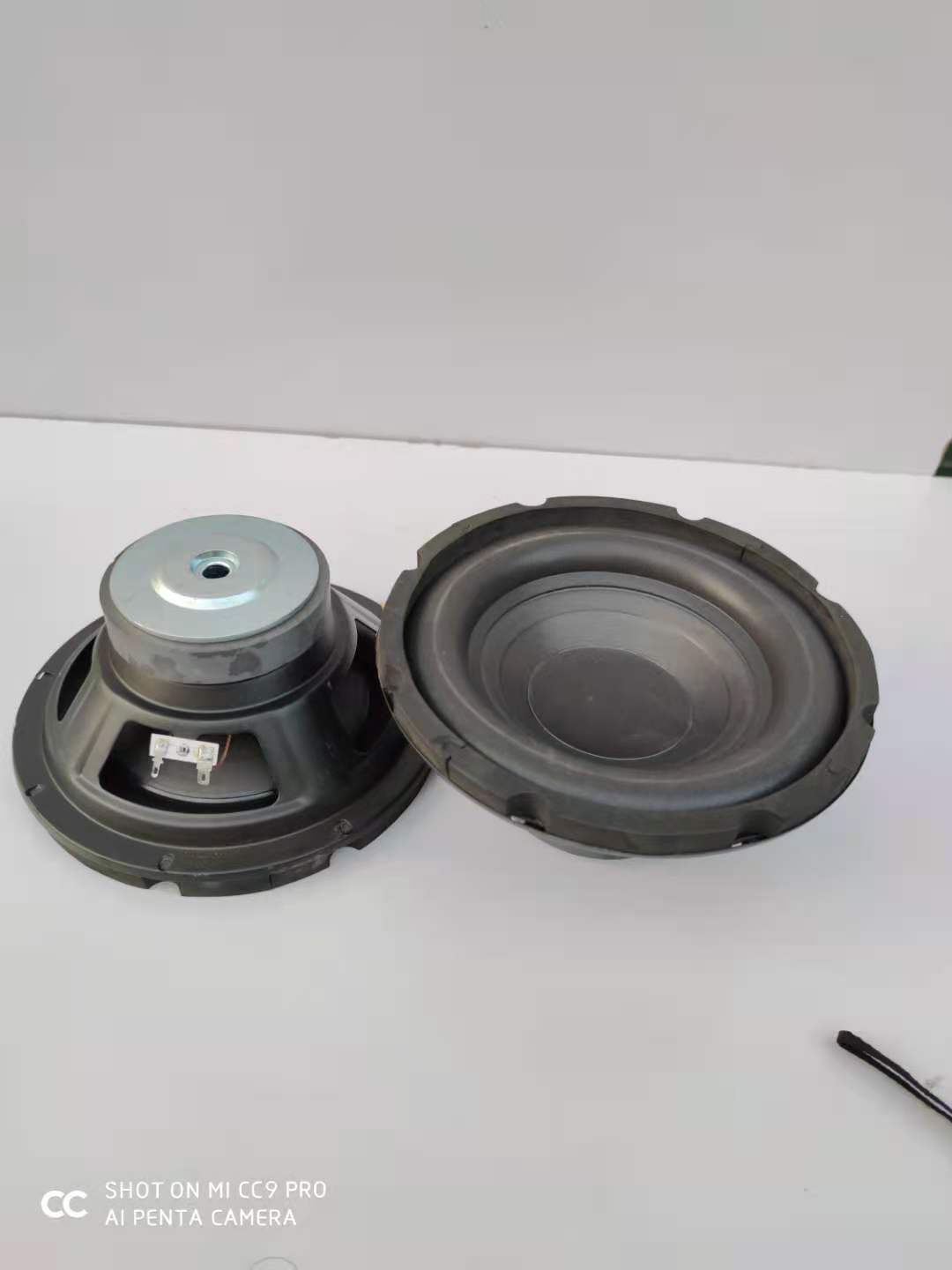 Factory handling look with flaws 8 inch heavy bass horn 8 inch speaker and horn bass horn