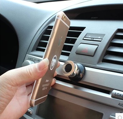 Car mobile phone frame Magnetic magnet on-board mobile phone navigation bracket 360-degree adhesive magnetic type mobile phone holder