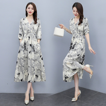 Four seasons of green womens clothing new Hangzhou 2022 Spring Han version Water ink painting sashimi with big code printed V collar dress