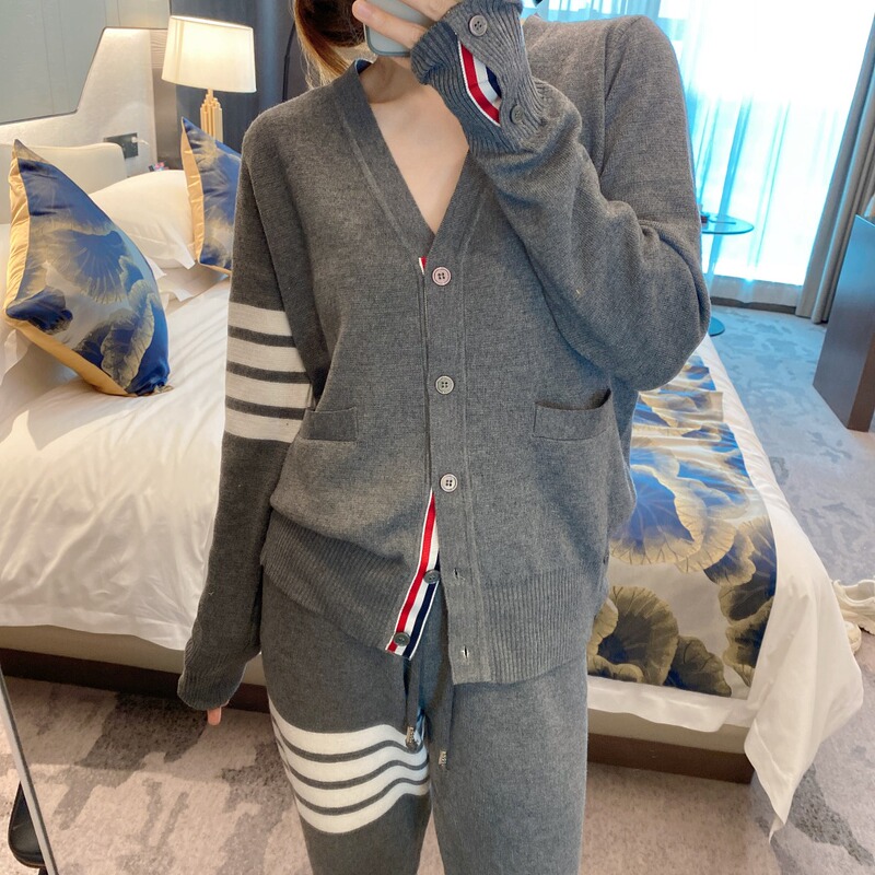 Tb Preppy Style Wool V-Neck Knitted Cardigan for Women, New Spring/Autumn 2026, Four-Stripe Loose Slimming Top Jacket Tb Preppy Style Wool V-Neck Knitted Cardigan for Women, New Spring/Autumn 2026, Four-Stripe Loose Slimming Top Jacket