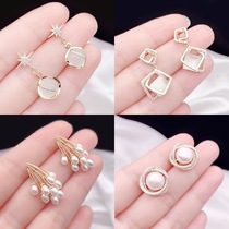 Small Crowddesign Superior Sense Earrings Female Brief About 100 Hitch Earrings Commute Minima Luxurious 2021 New Temperament Earrings
