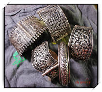 ch jewelry-West Asia carved old silver bracelet multiple-Old silver sterling silver welcome wholesale quantity low price