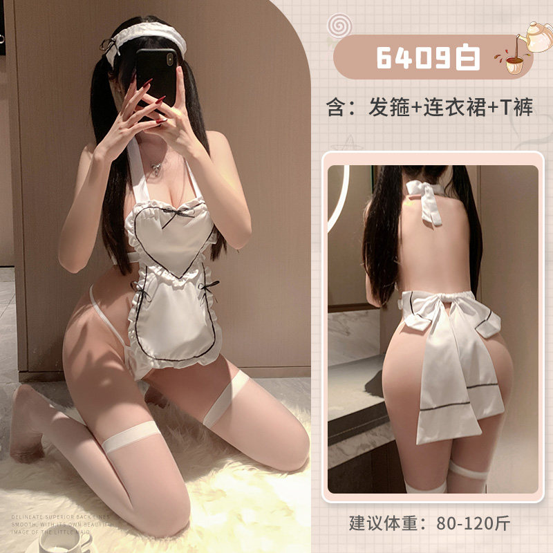 Femme Fatale Maid Outfit detail 6