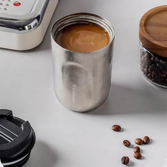 New Style Coffee Thermos Cup, Large Capacity, Compact and Portable, Suitable for Gifting, High-End Pure Titanium Double-Layer Autumn and Winter Thermal and Cold Water Cup