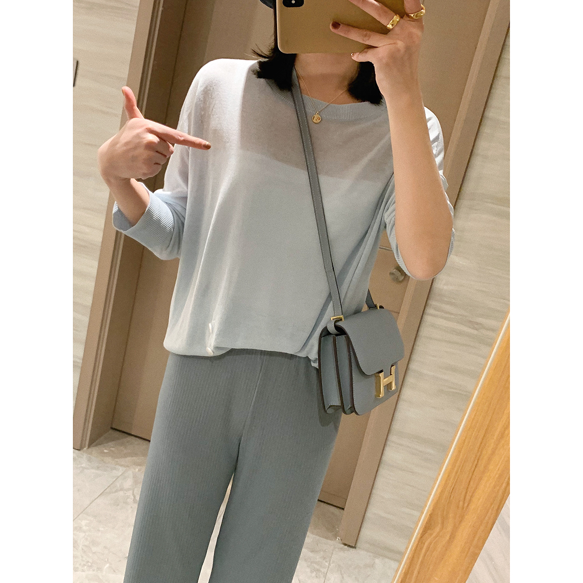Broken code clearance 99 yuan 2 pieces special area Niche knitted sweater women's summer thin cardigan sunscreen blouse top