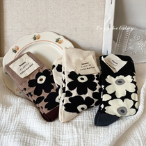 Lazy Holiday flower socks Female flowers Hyuna style spring and autumn personality art retro Korean tube socks tide