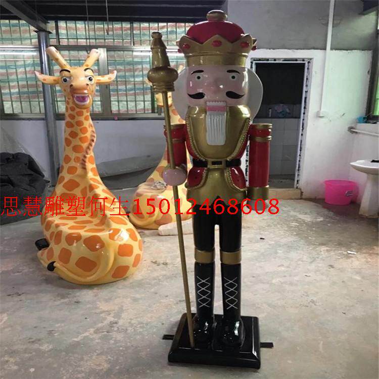 Supply kindergarten simulation giraffe seat sculpture creative fiberglass animal chair sculpture can be customized