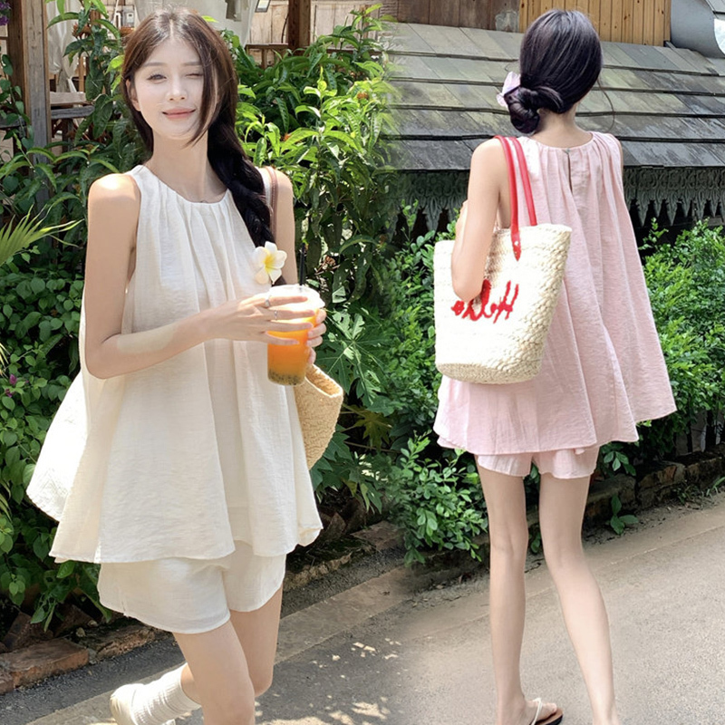 Maternity Suit Summer 2026 New Style French Style Pregnancy Wear Sleeveless Vest Top Shorts Holiday Style Two-Piece Set
