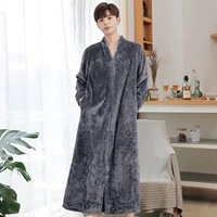 Модель на молнии серых струй