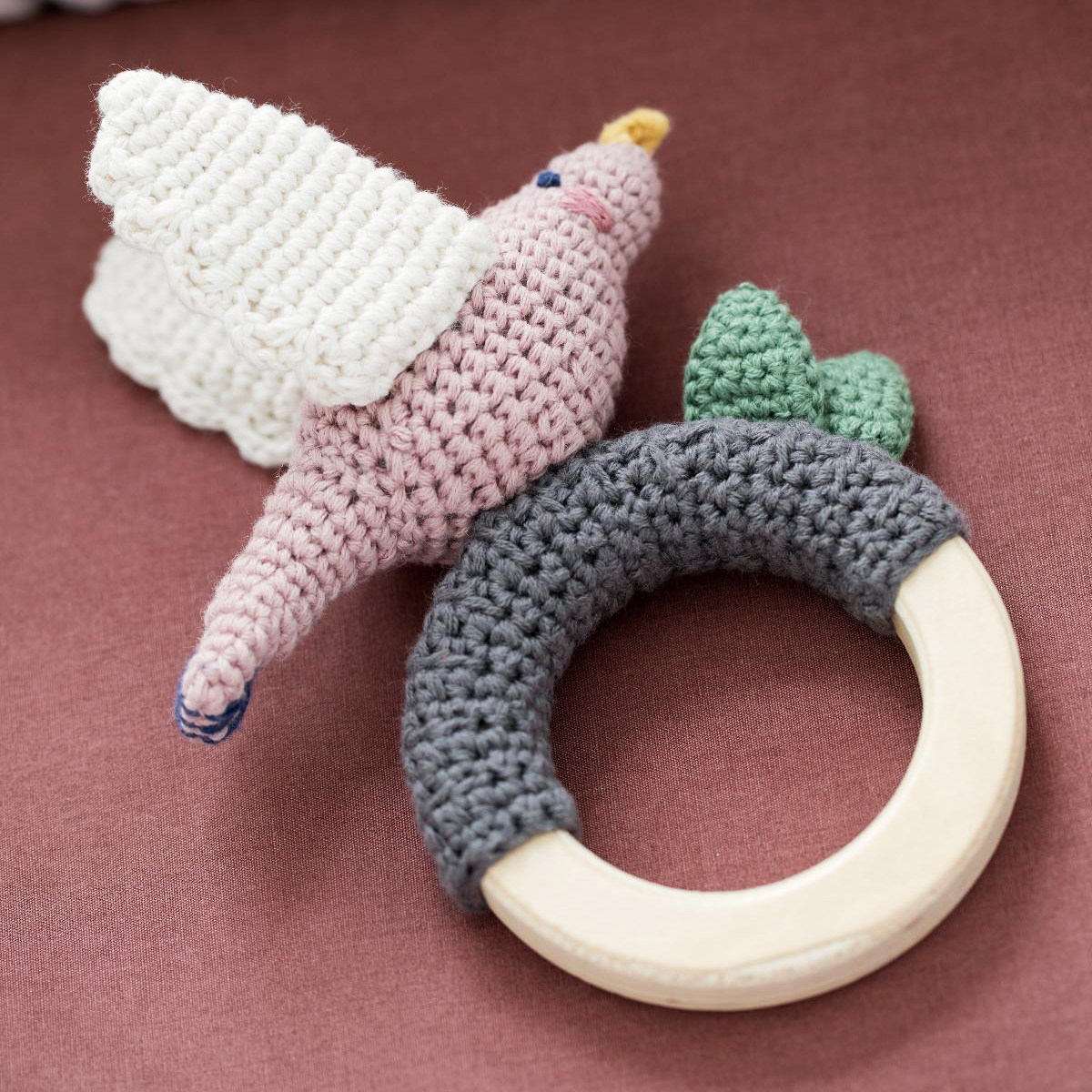 (Spot has arrived)Sebra newborn baby woven hand rattles Baby soothing toys year-old gifts dinosaurs, etc
