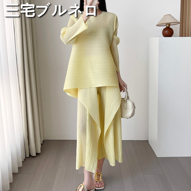 Miyake Brunello Pleated 2026 New Autumn Women's Clothing Set, Loose Top and Wide-Leg Pants Two-Piece Set Miyake Brunello Pleated 2026 New Autumn Women's Clothing Set, Loose Top and Wide-Leg Pants Two-Piece Set