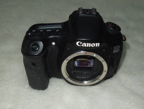 Canon/ канон 60d плохо один , Заряжать машину. на складе 1200 Out